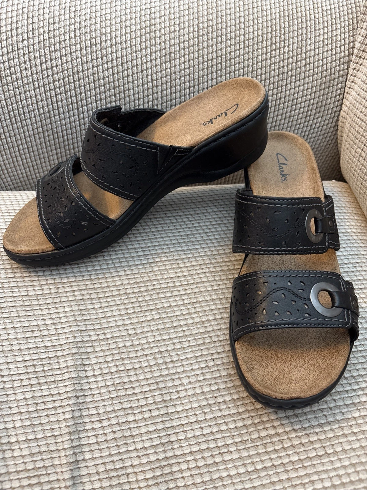 CLARKS Donna SANDALI NERI 26065748 Scarpe Sandali 9 M Pelle EUC