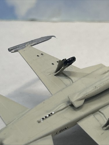 Avión de combate Northrop F-5 modelo plástico construido 1/144 VFC 13 Navy Milta personalizado 4" - Imagen 13 de 20