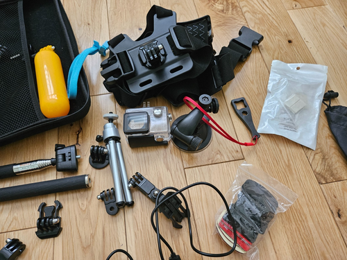 Go Pro Hero 4 Silver with 4 batteries and accessories - Bild 2 von 5