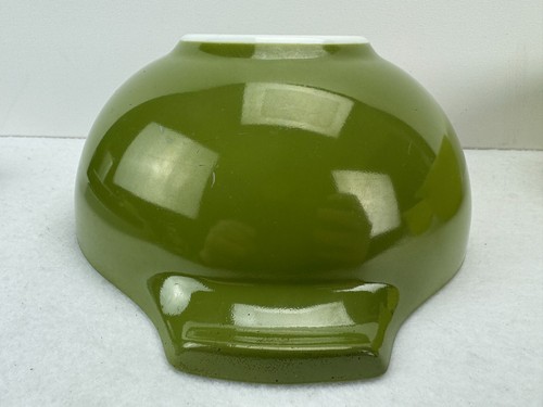 Vintage Pyrex Verde Green Set of 3 Cinderella Nesting Mixing Bowls 441, 442, 443 - Picture 9 of 23