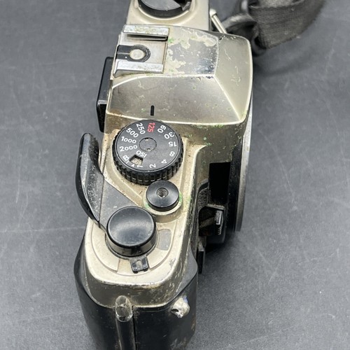 Nikon FM10 35mm SLR Film Camera with 28-80 mm lens I - Picture 5 of 12