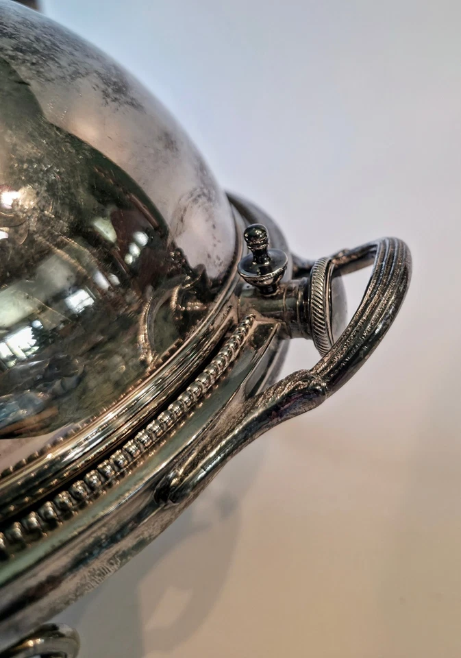 Antigo Vitoriano Placa de Prata Cúpula Rolo Top Entrée Servidor Samambaia Gravado 4 Pernas - Imagem 4 de 4