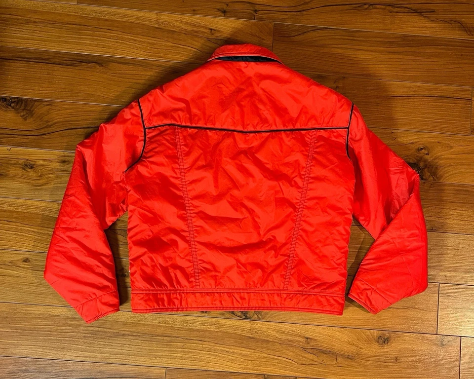 Chaqueta acolchada recortada retro vintage blanca ciervo roja talla M con cuello Foto 2 de 4