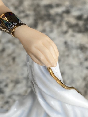 Danbury Mint Queens of Egypt Cleopatra Figurine Collectible Porcelain Gold PICS - Picture 10 of 13