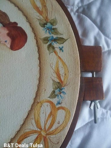 Vintage Primitive Art Hand Painted Canvas Mom & Daughter Sewing Wood Hoop Frame - Picture 5 of 5