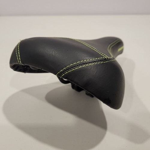 Mongoose Excursion Mountain Bike Seat Black Leather Green Lettering 10.75x6 in - Picture 3 of 6