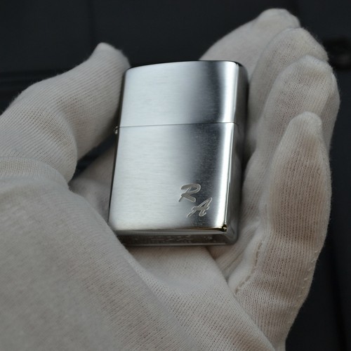 ZIPPO spazzolato con monogramma inciso cromo - Foto 5 di 12