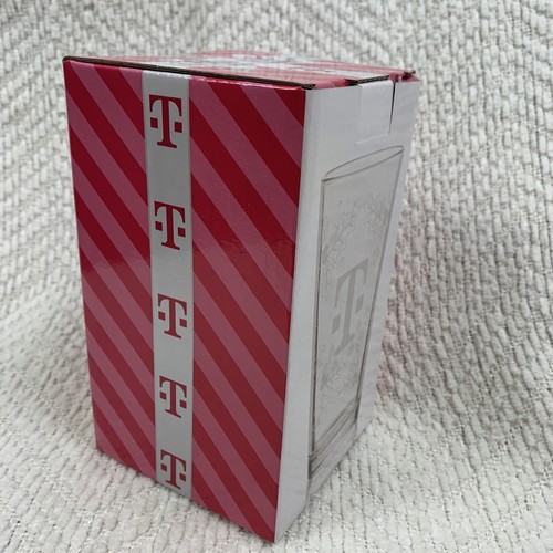 T-Mobile Tuesdays Christmas Holiday 16 oz Glass Cup New In Box - Picture 3 of 12