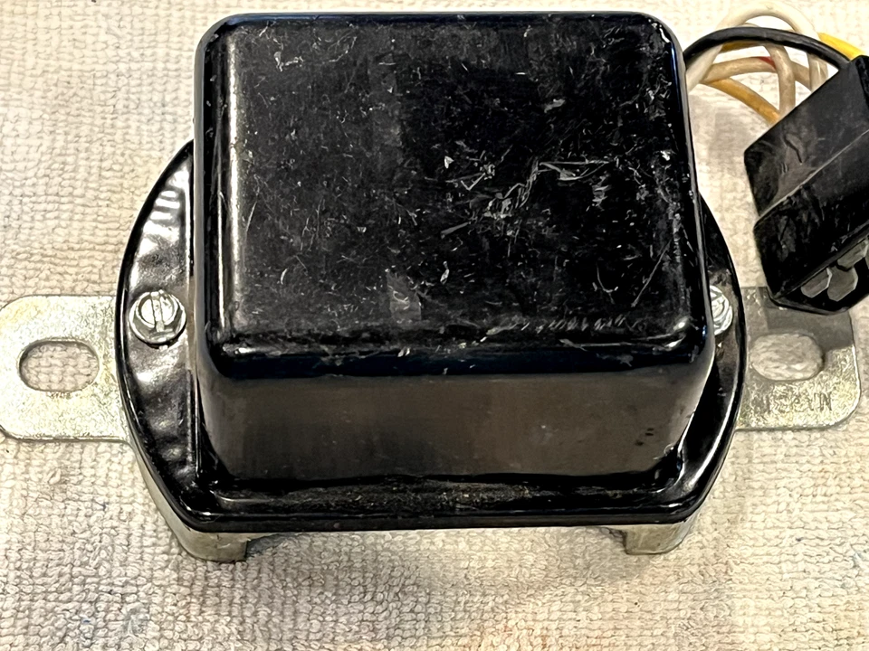 Nuevo regulador de voltaje E-3308 1315 3LB para camión Datsun 520 620 720 Foto 3 de 4