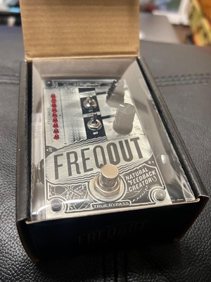 DigiTech FREQOUT フィードバック・エフェクター