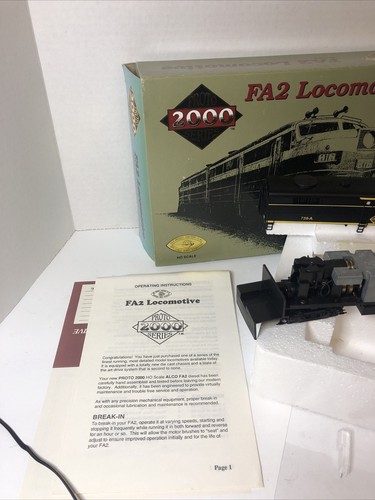 Proto 2000 Series FA2 Locomotive No. 8312 Erie, A Unit #738A - Picture 9 of 22