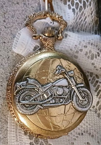 Harley-Davidson Motorcycles Taschenuhr im Kunststoff Benzintankgehäuse braucht Batterie 