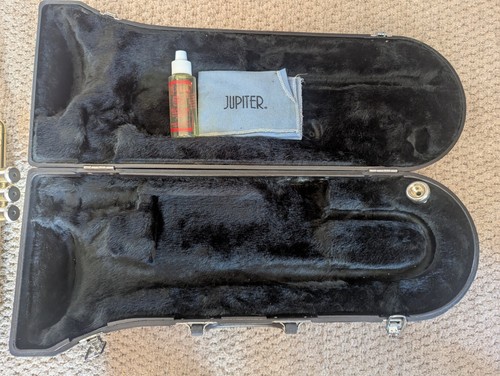 JUPITER JTR-300 TRUMPET & CASE! - Picture 7 of 16