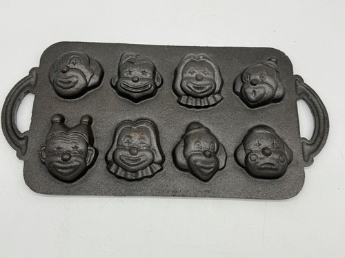 Ancien plateau à mouler visage de clown cirque en fonte avec poignées pour cuisson ou déco