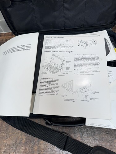 IBM Vintage Laptop PS/Note 425 Laptop Thinkpad 350 Working With Paperwork - Picture 23 of 24