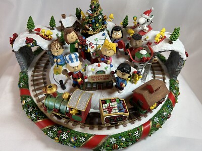 ダンバリーミント☆Winter Wonderland Danbury Mint Disney Winter Wonderland North Pole Village Hall In