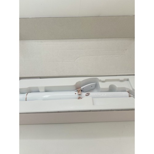 T3 SinglePass Curl X 1.5" Extra-Long Barrel Curling Iron with 9 Heat Settings - Picture 2 of 4