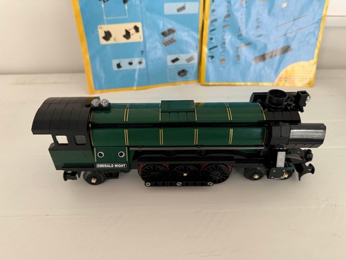 LEGO Advanced Models: Emerald Night (10194) - Picture 8 of 10