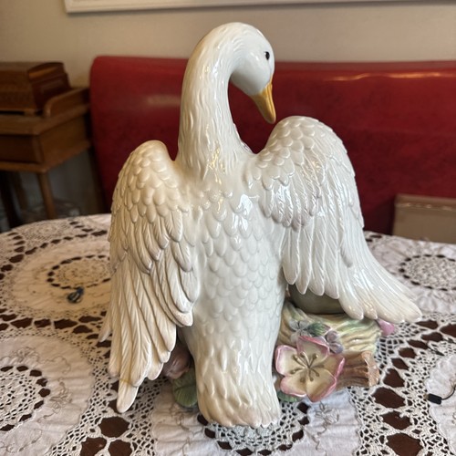 FITZ And Floyd Garden Rhapsody Goose and Gosling Figurine (11" tall) - Picture 3 of 7