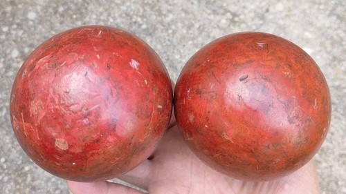 Vintage wooden dumbbells - 2 lbs Each - matching pair Redish Brown Wood - Picture 3 of 4