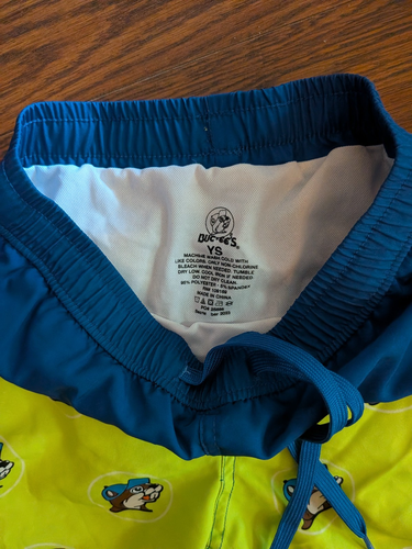 Buc-ees Swim Shorts Boys Size: Youth Small Multicolor w/ Logo 3 Pockets - Picture 2 of 3