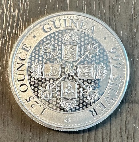 2020 St Helena 1,25oz 999 Fine "Silver Scepter Guinea" East India Company
