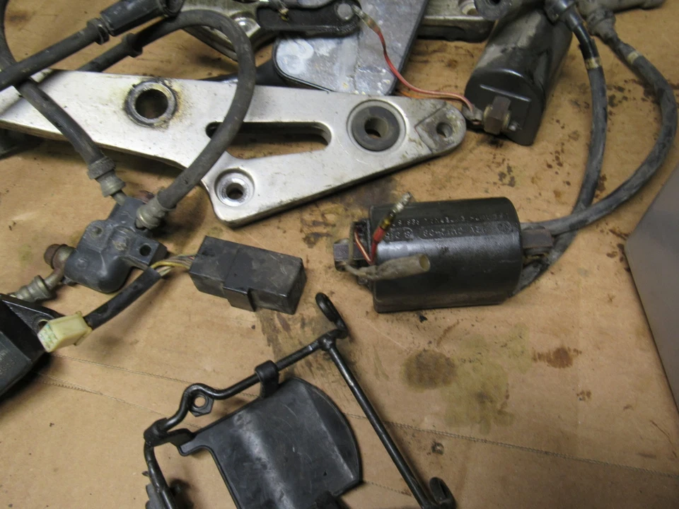 Yamaha XS 1100 F 1979 bastidor mixto y piezas de motor herrajes bobinas soportes Foto 4 de 4