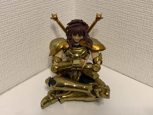 Saint Seiya Cloth Myth EX Libra Dokoro Golden Saint usado con daños