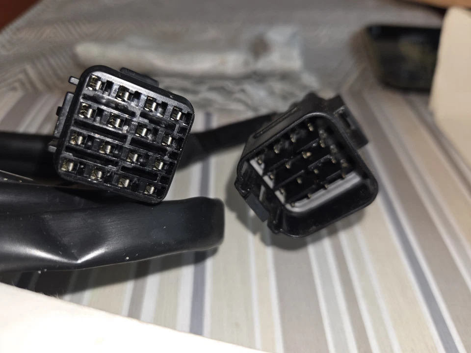 Controlador Dynatek FI 2003-2004 Suzuki GSXR 1000 Foto 4 de 4