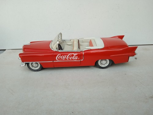 MODELLINO AUTO CADILLAC ELDORADO 1955 COCA COLA CABRIOLET ROSSA 1/21.5 - Foto 2 di 5