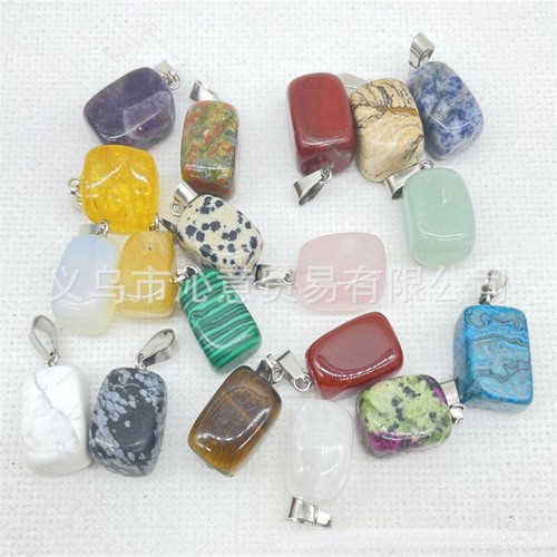 Venta al por mayor 500 colgantes de piedra de forma irregular mezclada natural para hacer joyas - Imagen 4 de 6