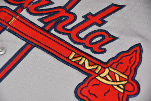 Nike AUTÉNTICAS Atlanta Braves - Camiseta Gris Visitante - 48 Jackie Robinson Day (2024) - Imagen 4 de 20