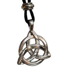 Triquetra Trinity Knot Pendant Necklace Protection Spiritual Talisman Jewellery