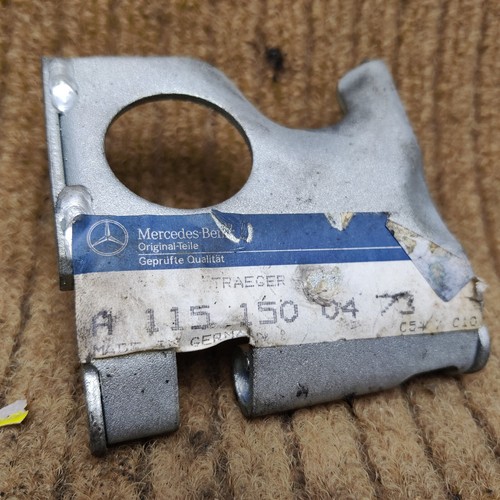 NEU Original Mercedes Lichtmaschinenhalter W115 W116 W123 R107 1151500473 NOS - Bild 3 von 3
