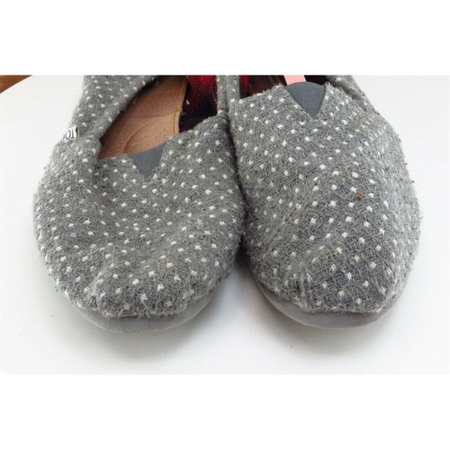 Toms Women Sz 9.5 M Gray Flat Fabric Shoes - Picture 2 of 11