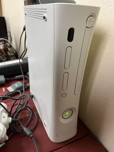 Microsoft Xbox 360 Arcade 120GB Console +accessories for PARTS- Read description - Picture 11 of 11