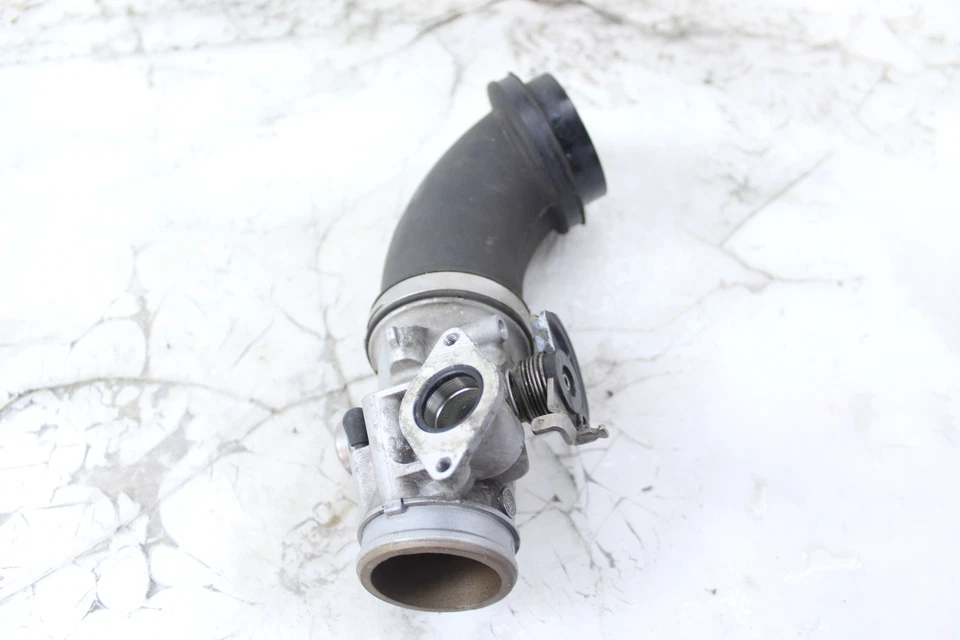 05-07 BMW R1200GS CORPO DO ACELERADOR FABRICANTE DE EQUIPAMENTO ORIGINAL 13 54 7 672 732 - Imagem 3 de 4