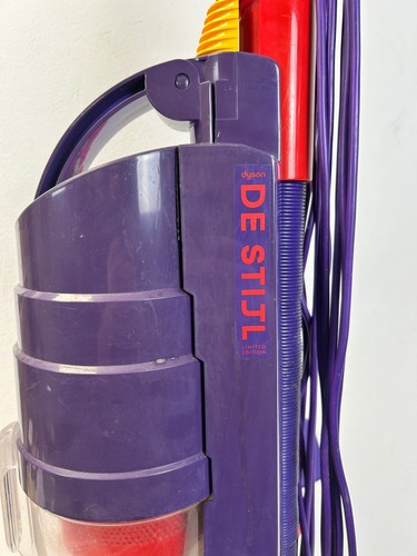 Aspiradora aspiradora vertical Dyson DC01 RARA DE STIJL con accesorios funcionando - Imagen 9 de 10