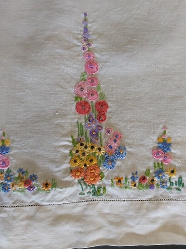Vintage Crinoline Lady Embroidered Traycloth 16x24 Inches - Picture 3 of 10