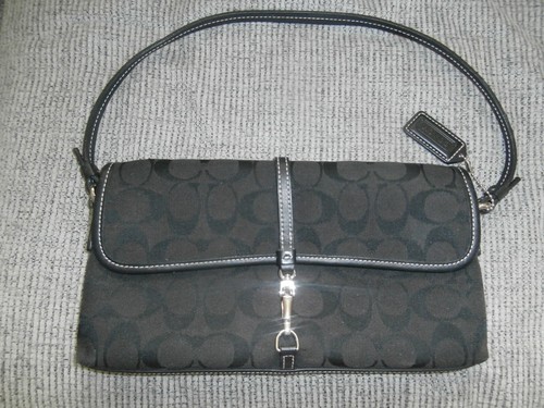Vintage COACH handbag, definitely authentic ! In great condition