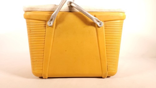 VTG POLORON ALPINE CHEST YELLOW ICE CHEST ALUMINUM HANDLES - Picture 3 of 9