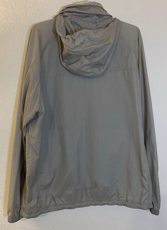 LL Bean Men's Nylon Stowaway Pocket Hooded Jacket Windbreaker Large Outdoor Dad - Image 3 of 4