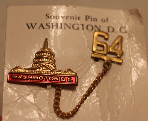 Washington DC Souvenir Lapel Pin, Vintage 1964 - Picture 2 of 6