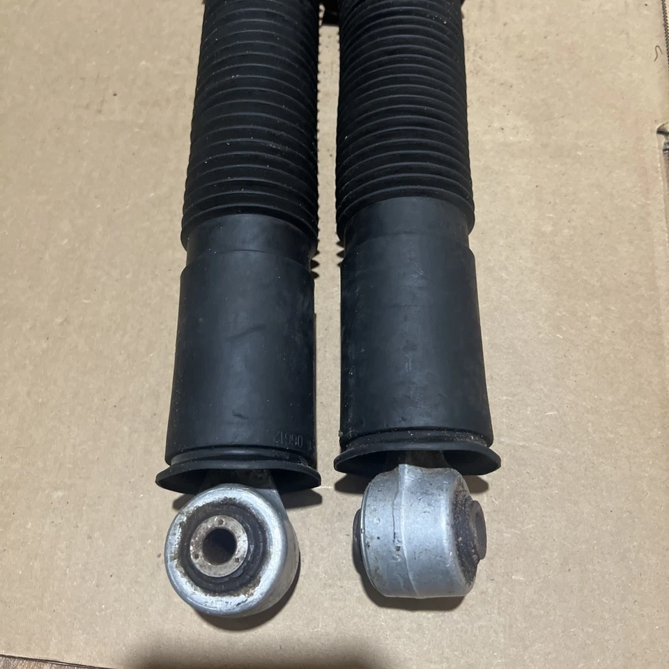 Mercedes-Benz W211 W210, E300 E430 E500 Rear Hydraulic Shocks Absorbers Pair - Image 2 of 4