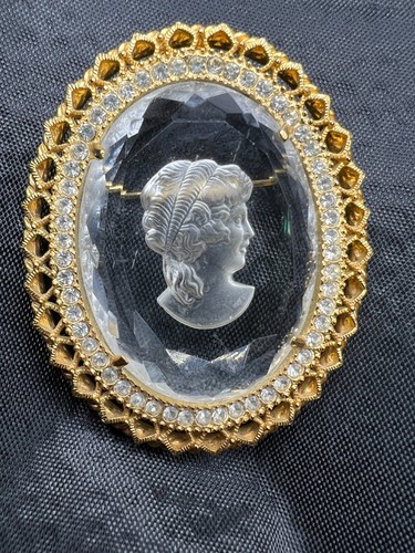 lot of 3 pins or brooches beautiful Cameo and 2 Butterflies - Picture 5 of 9