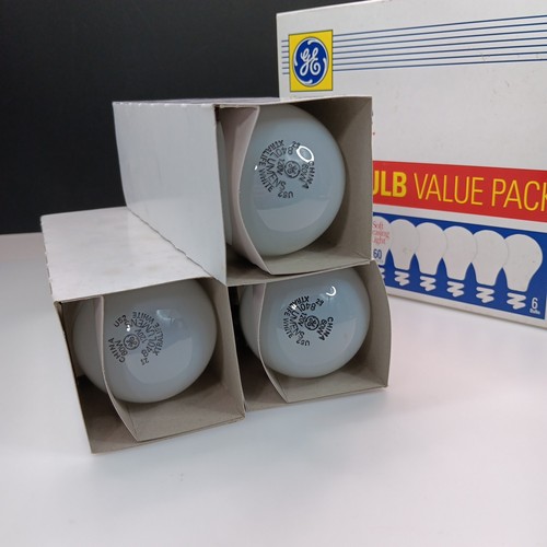 6 GE Light Bulbs, 60 Watt, Soft White, LONGER Life A19 BULBS-NEW - Picture 12 of 12