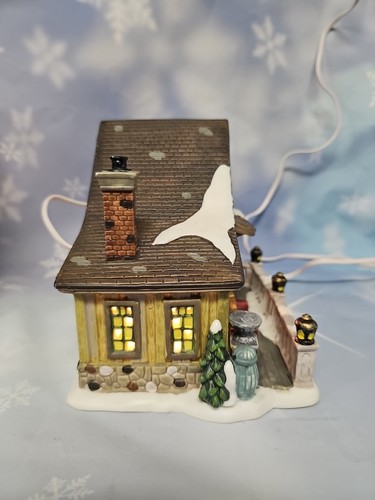 Christmas Village Holiday Inspirations Town Series Antique Store w/box 2007 - Picture 5 of 18