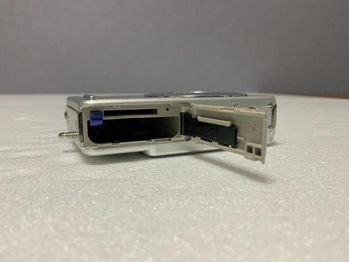 SONY Cyber-shot DSC-W50 Silver Digital Compact Camera Used Working Condition - Picture 6 of 12