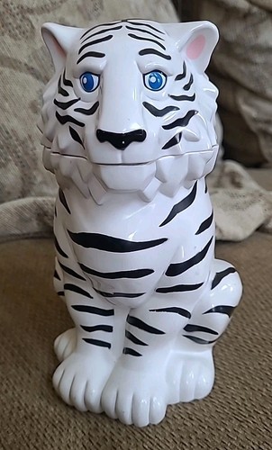 Ringling Bros and Barnum & Bailey White Tiger Souvenir Cup - Picture 2 of 13