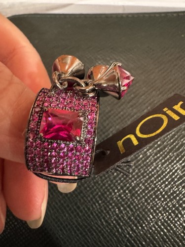 nOir Ring Black Hardware With Red And Pink Rhinestones NWT Size 7 - Picture 3 of 7